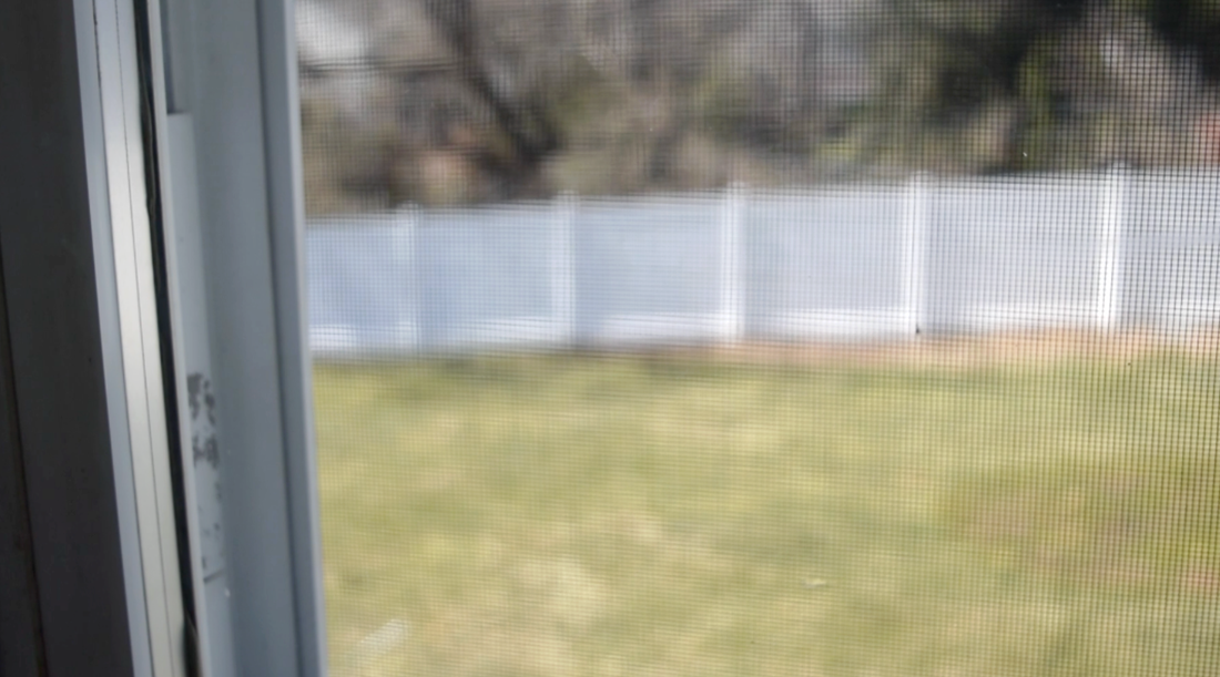 How to Clean Windows with Screens